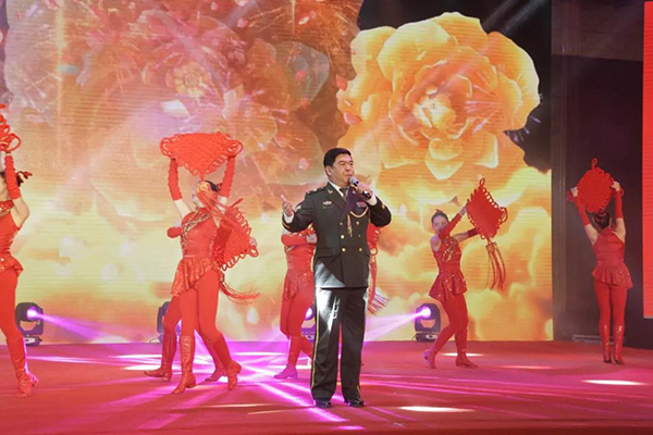 中国人民解放军南京军区政治部前线文工团歌唱演员项绪文